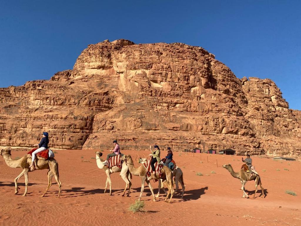 Hotel Omar Ghazi Camp Wadi Rum Exterior foto
