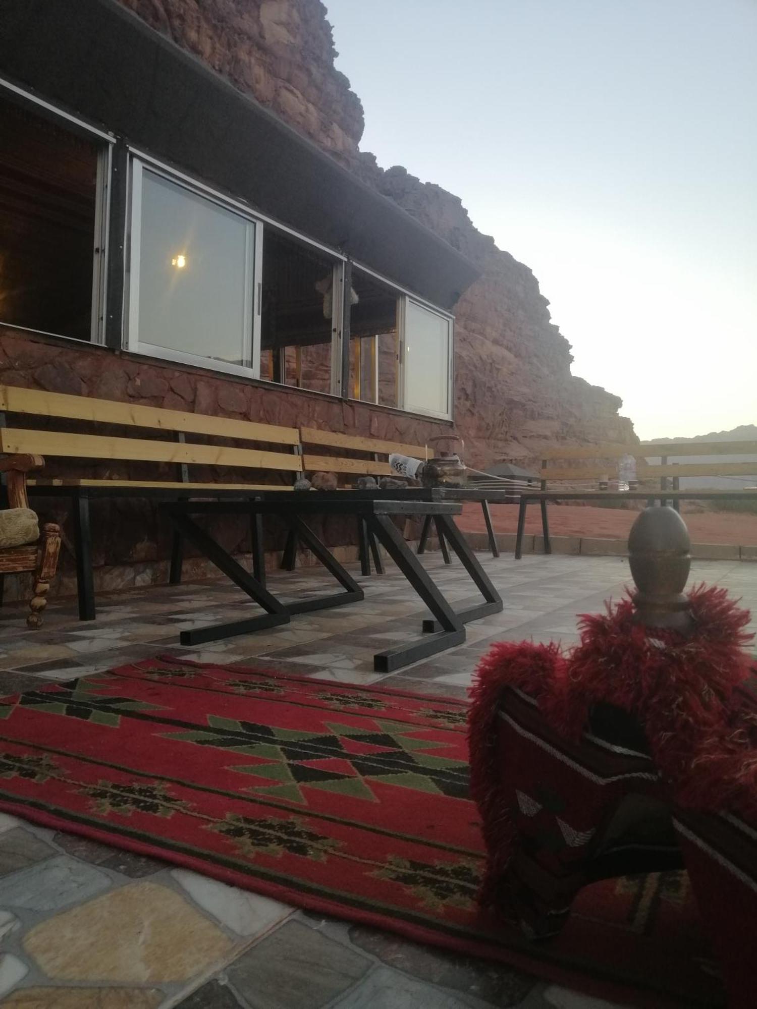 Hotel Omar Ghazi Camp Wadi Rum Exterior foto