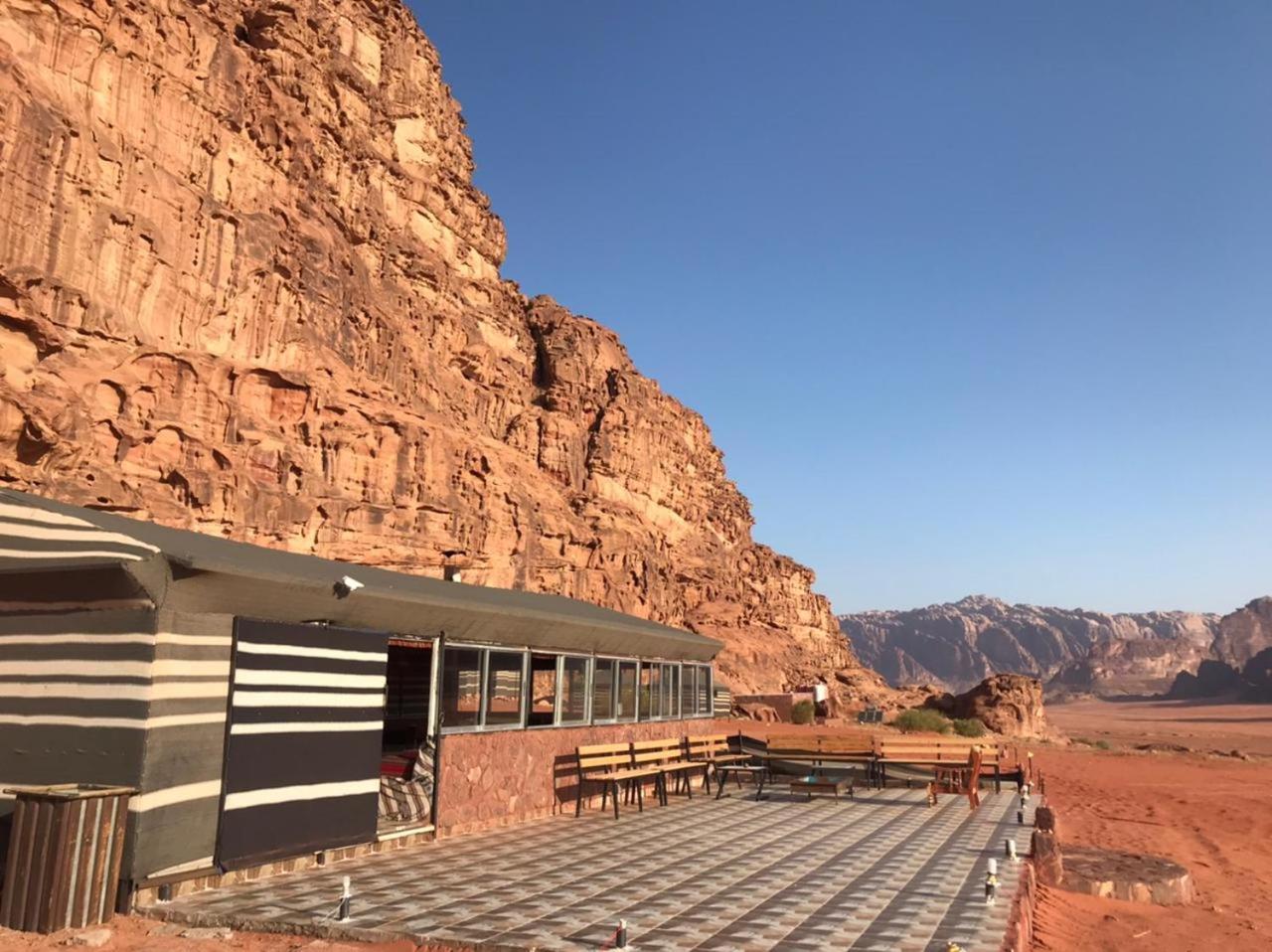 Hotel Omar Ghazi Camp Wadi Rum Exterior foto