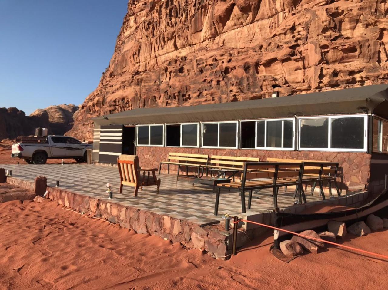 Hotel Omar Ghazi Camp Wadi Rum Exterior foto