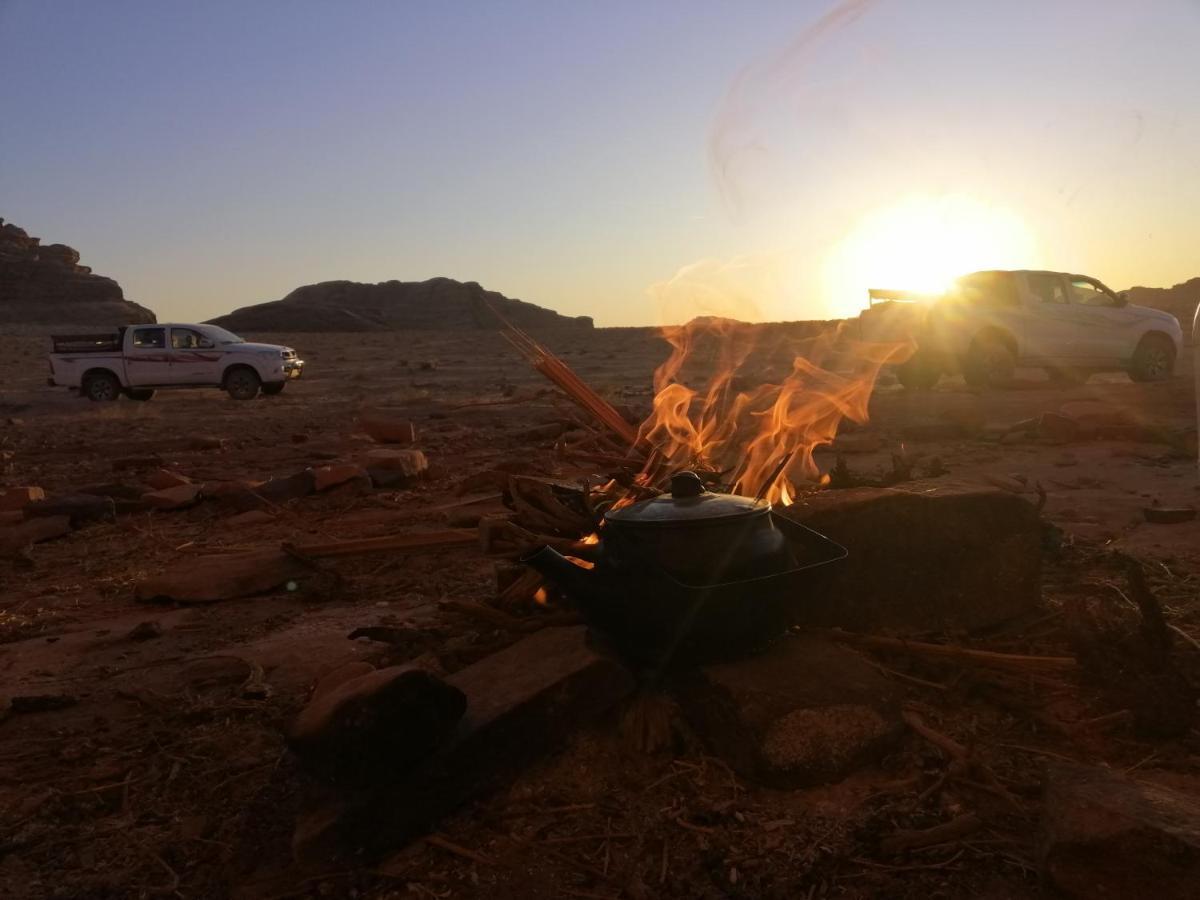Hotel Omar Ghazi Camp Wadi Rum Exterior foto
